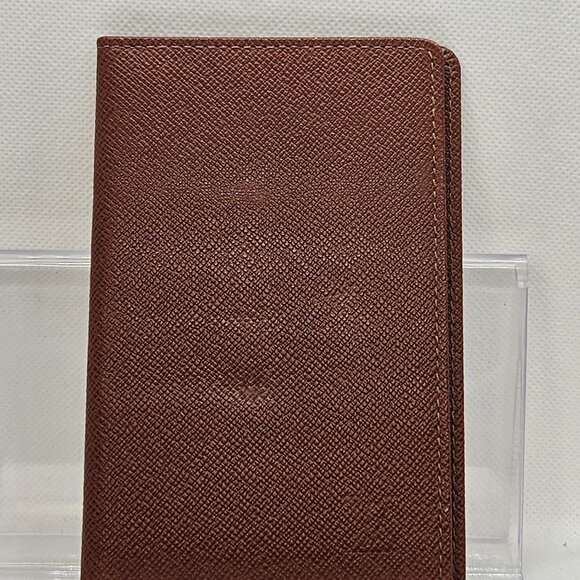 Louis Vuitton Taiga Leather Bifold Pass/ ID Card Case Wallet